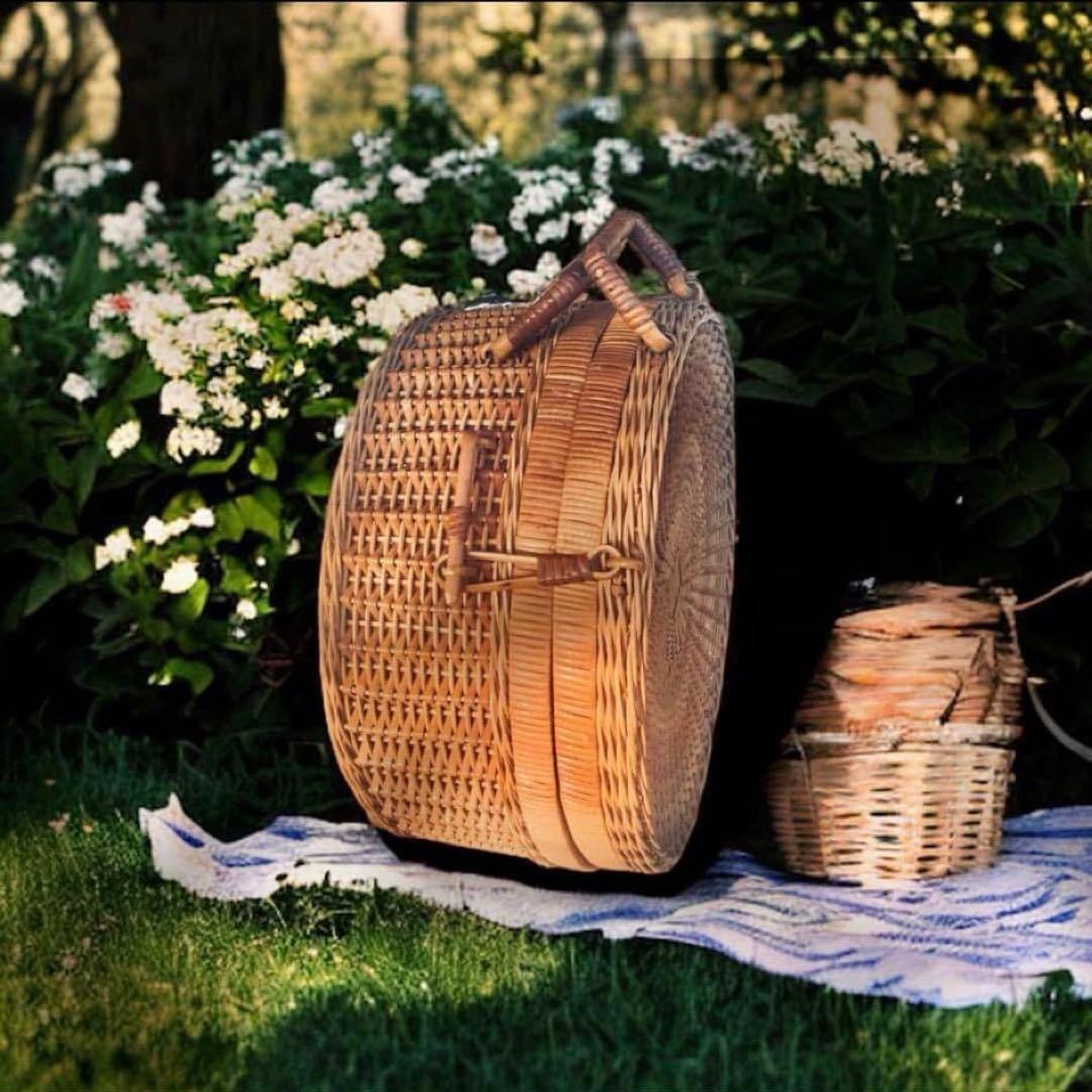 ビンテージ　丸い大型　藤製バスケット ラタンバック インダストリアル　ピクニック