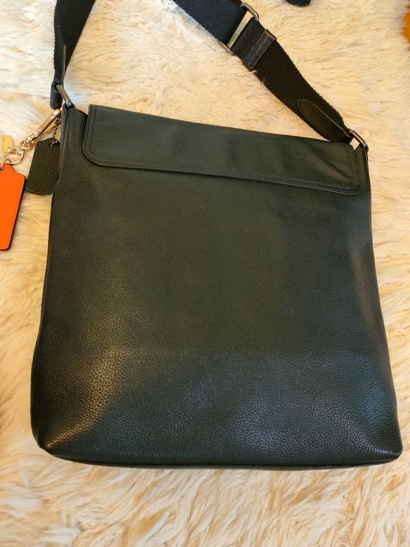 【美品】 COACH（コーチ）ショルダーバッグ黒 キーホルダー付
