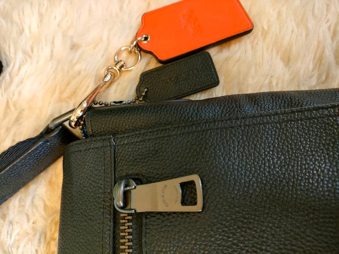 【美品】 COACH（コーチ）ショルダーバッグ黒 キーホルダー付