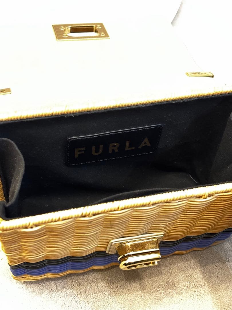 FURLA ミニクロスボディバッグ