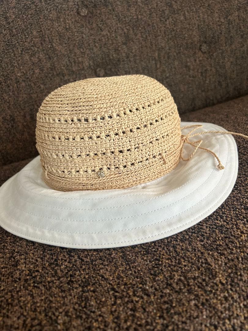 ヘレンカミンスキー・コットンとラフィアの帽子