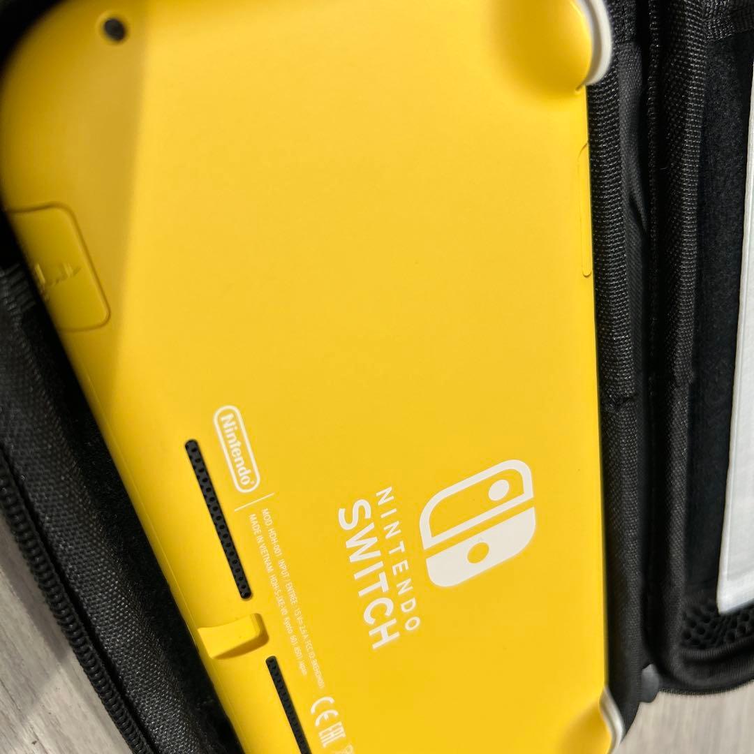 ポポポ【美品】Nintendo Switch Light イエロー