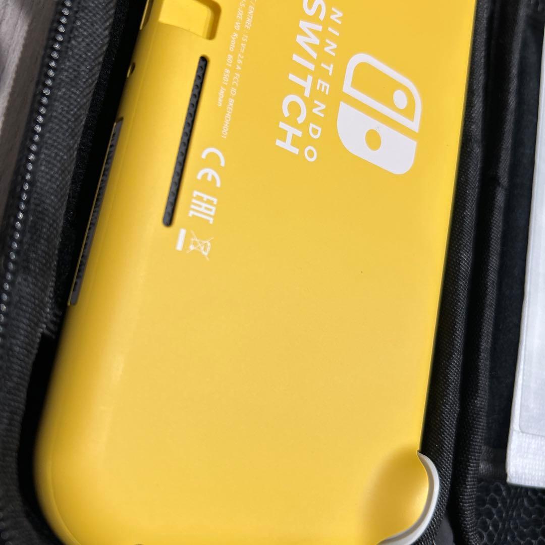 ポポポ【美品】Nintendo Switch Light イエロー