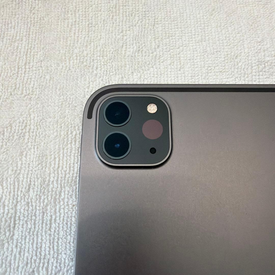 B*n様 極美品 iPad pro 12.9 第5世代 512GBスペースグレー