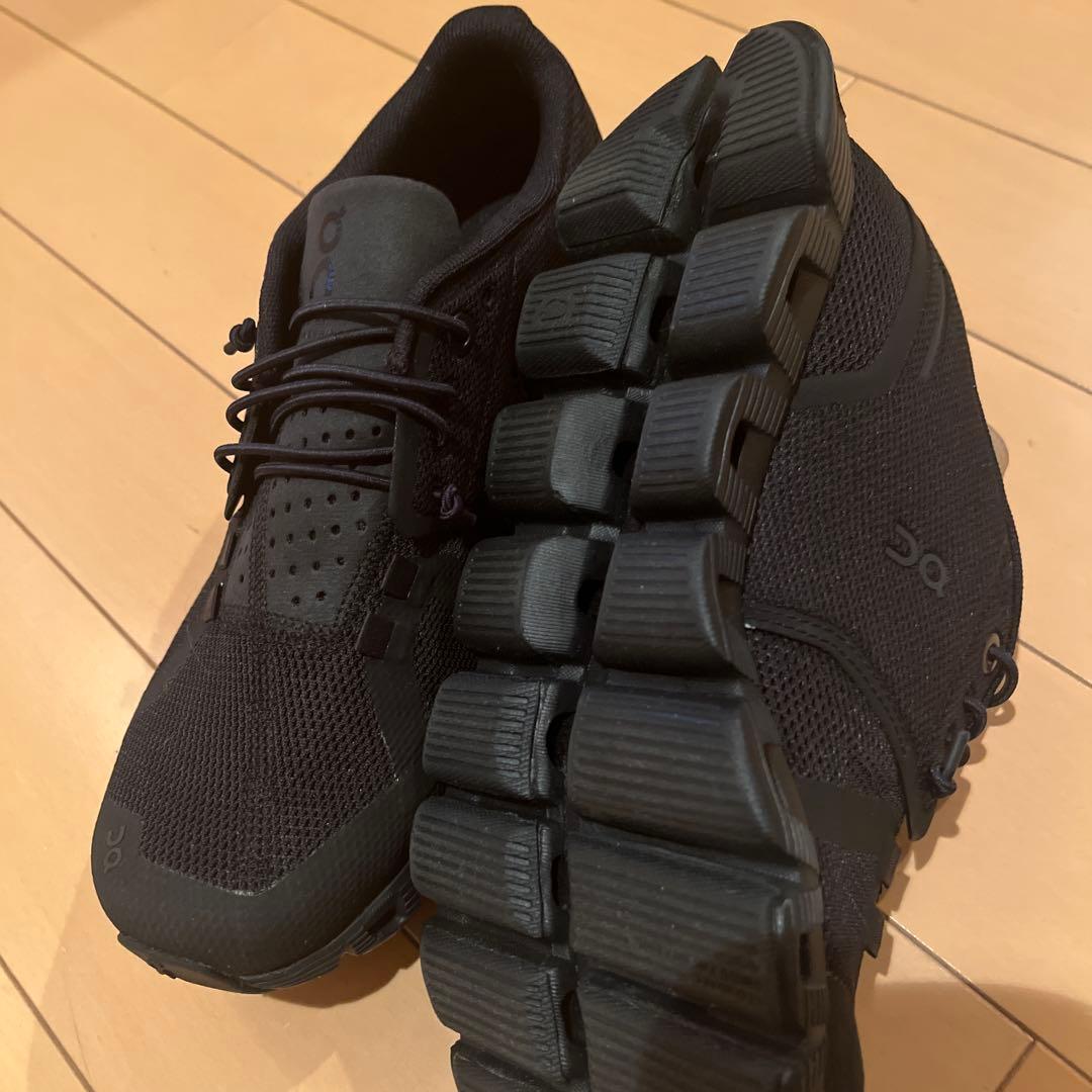 美品⭐︎on 黒スニーカー