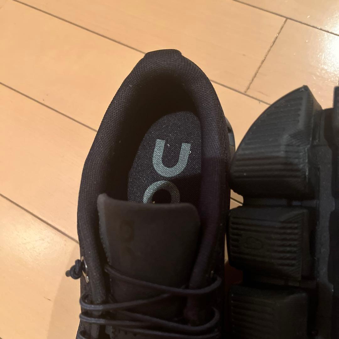 美品⭐︎on 黒スニーカー