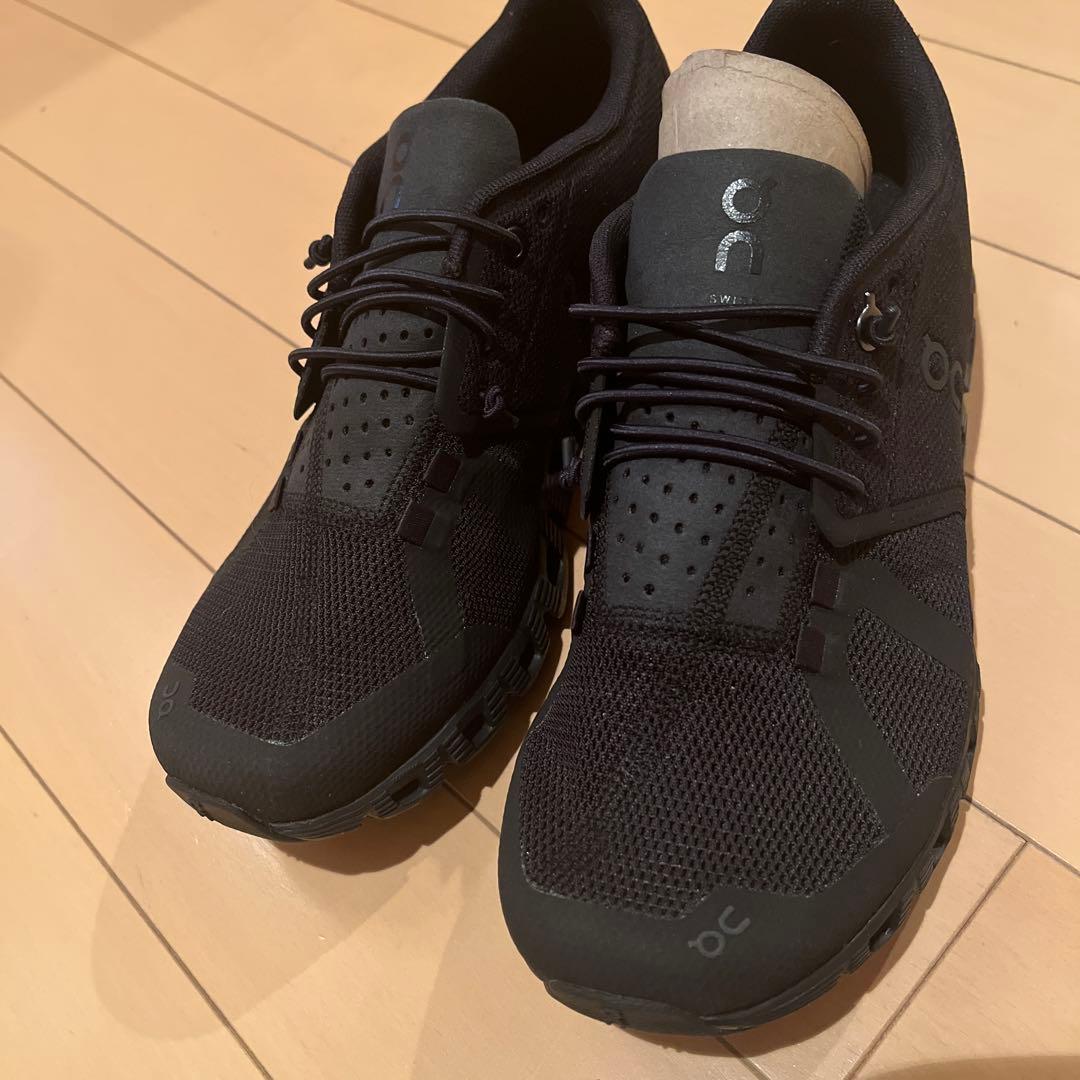 美品⭐︎on 黒スニーカー