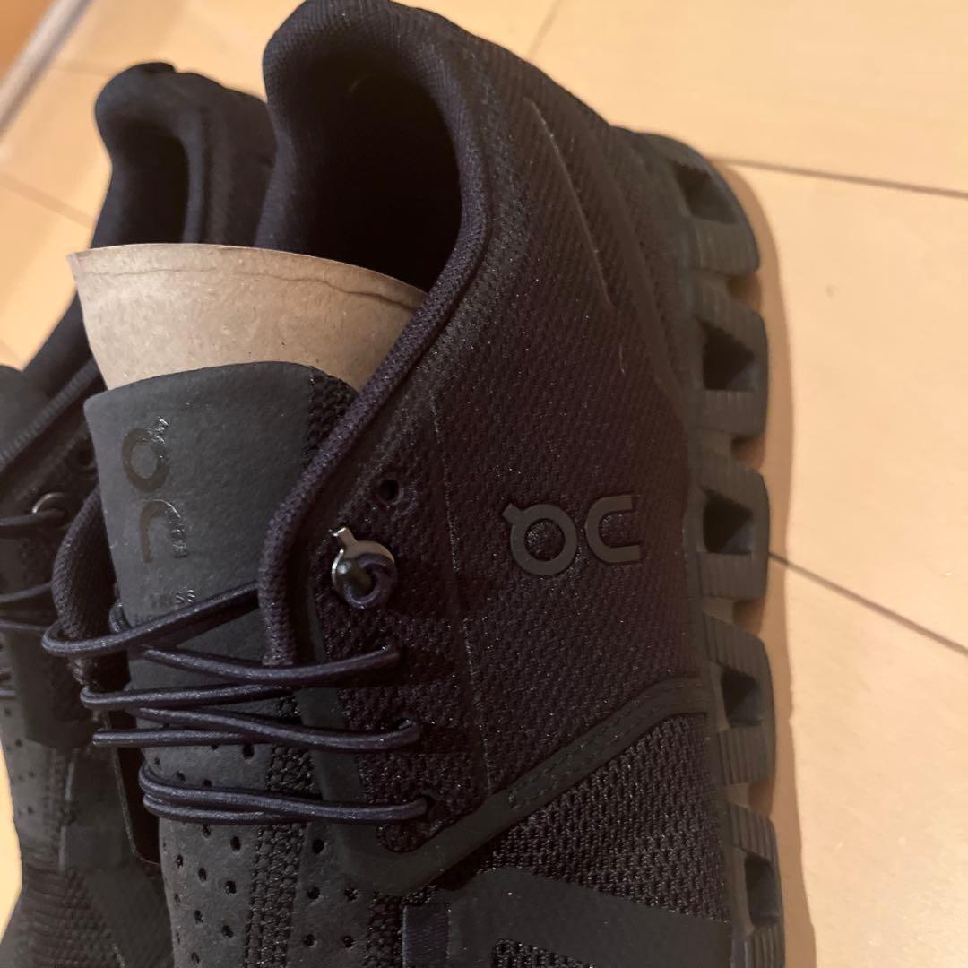 美品⭐︎on 黒スニーカー