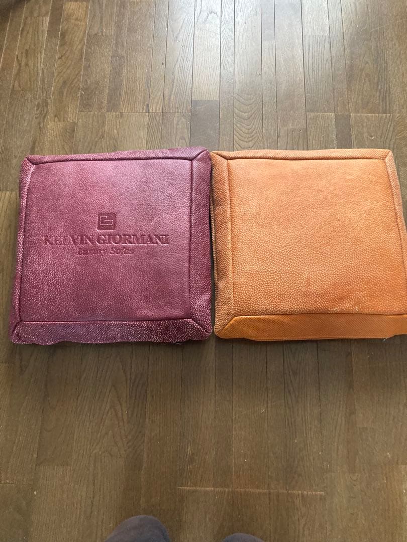 新品レザークッション 2個セット ケルビンジョルマーニ 本革