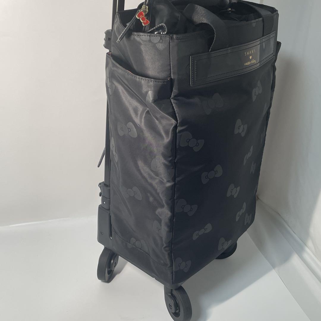 【美品】スワニー×ハローキティ　コラボ　キャリーバッグ