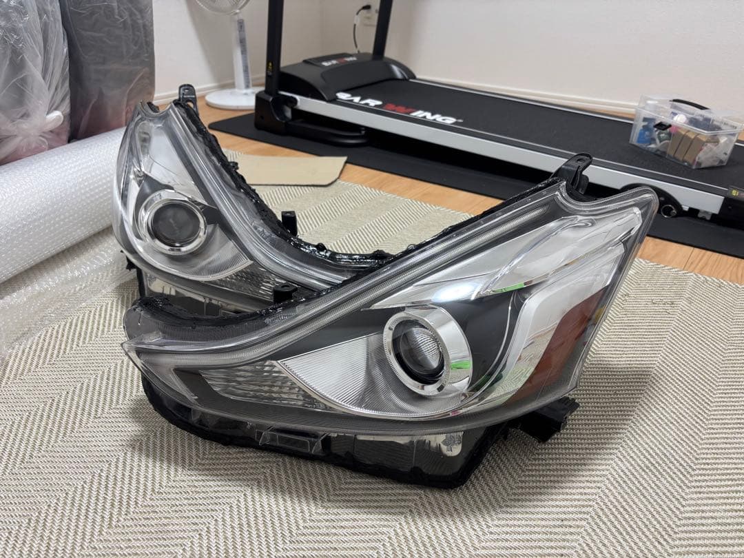 プリウスα US風　純正加工ヘッドライト LED