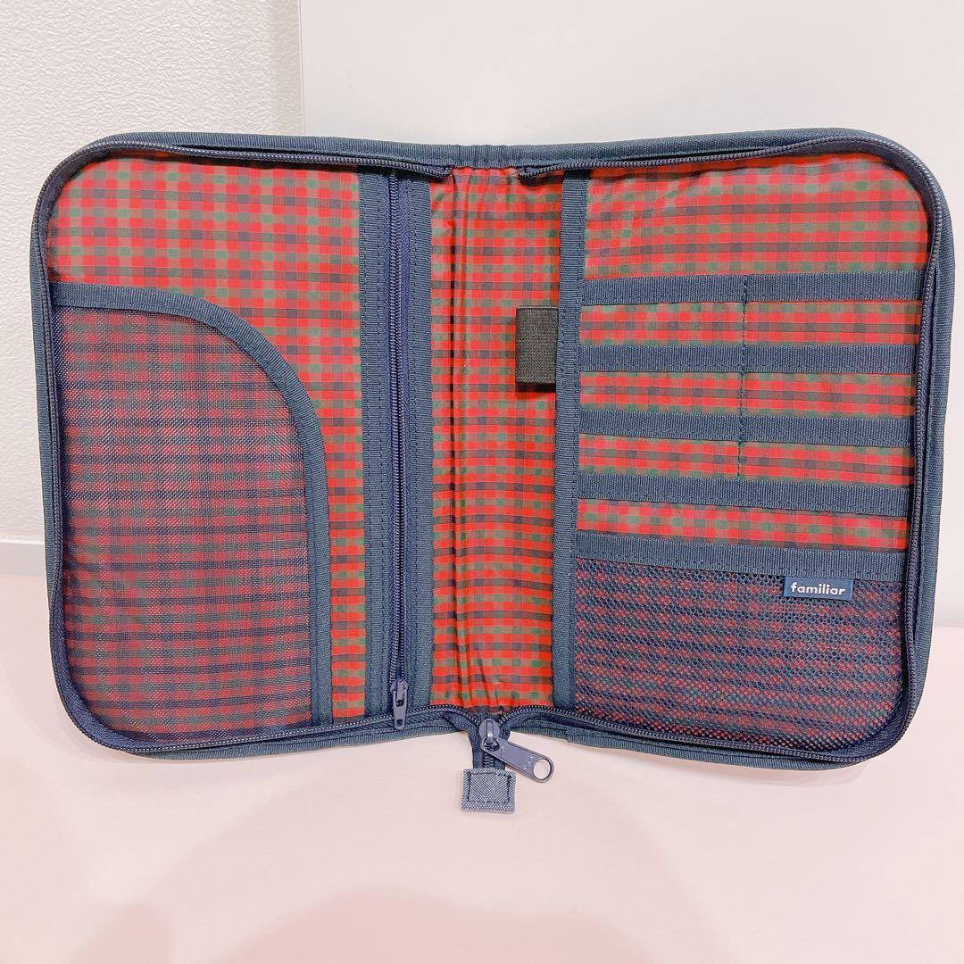 【新品】ファミリア　母子手帳ケース　刺繍デザイン