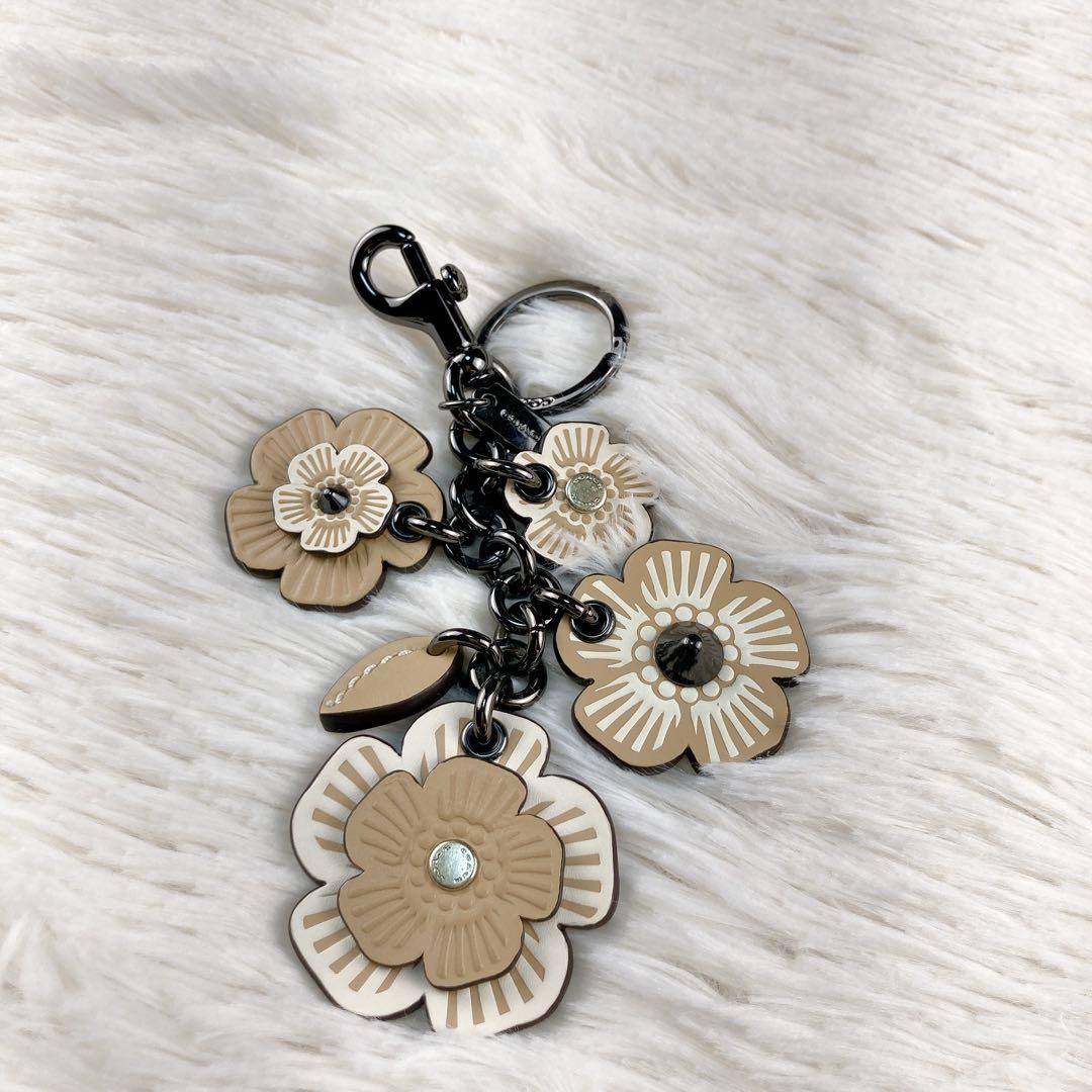 ✨極美品✨COACH コーチ　ティーローズ　キーリング　キーホルダー　フラワー