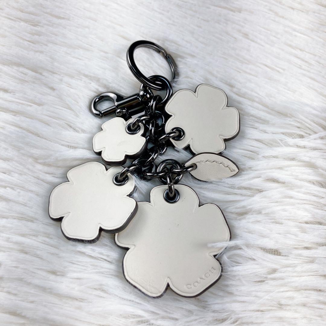 ✨極美品✨COACH コーチ　ティーローズ　キーリング　キーホルダー　フラワー