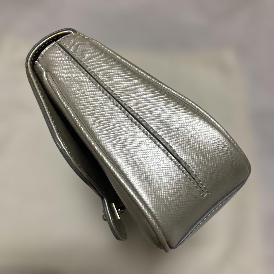 未使用 フェラガモ シルバー チェーン ショルダーバッグ 銀 イタリア製 布袋