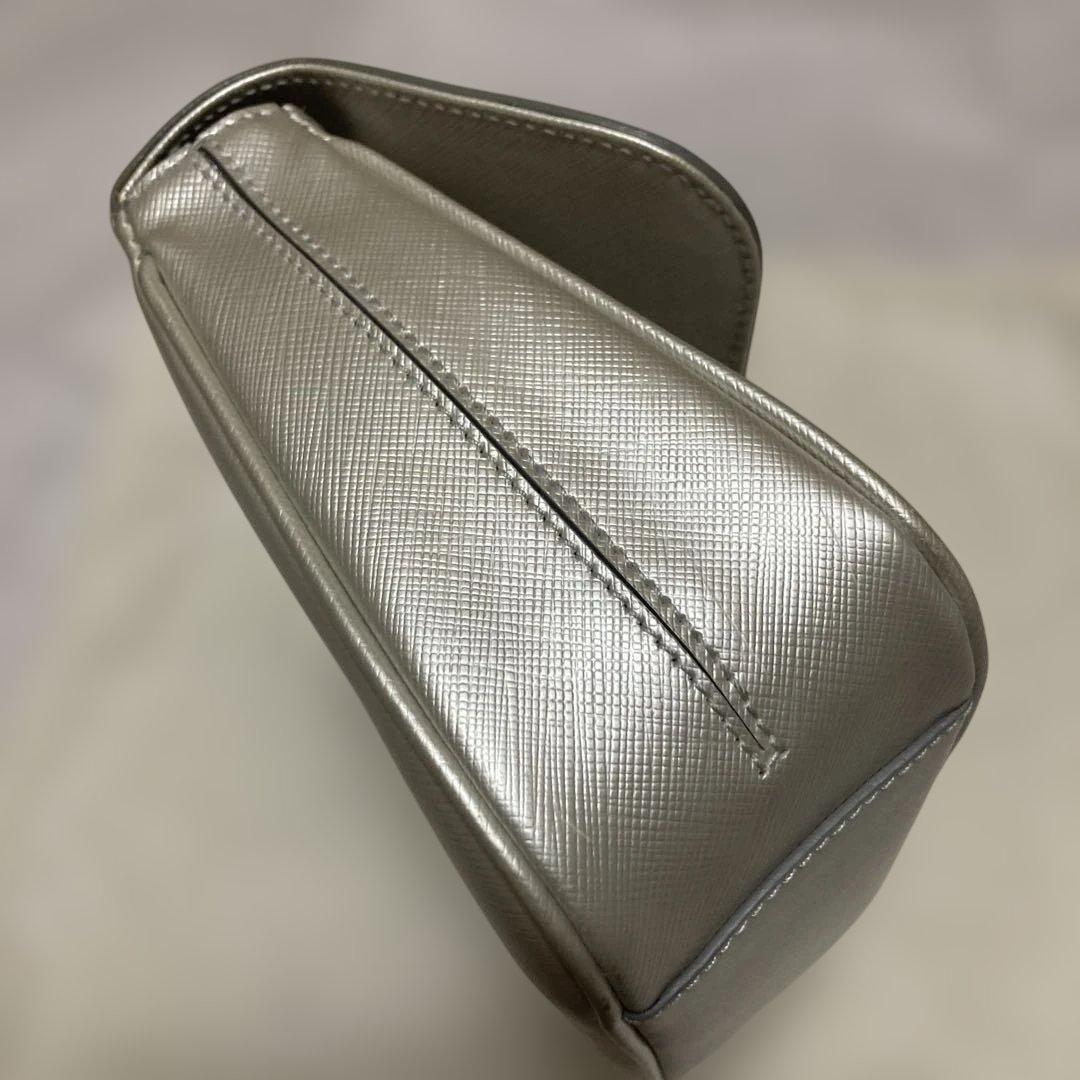 未使用 フェラガモ シルバー チェーン ショルダーバッグ 銀 イタリア製 布袋