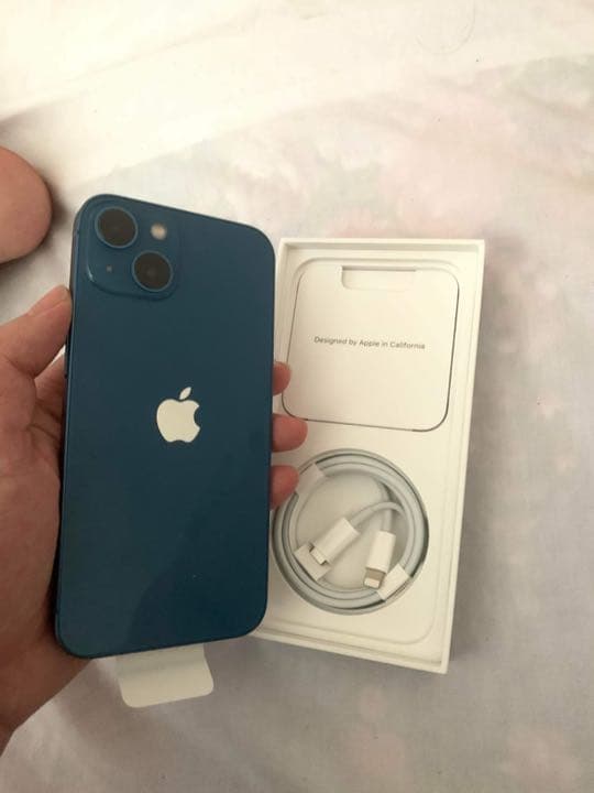 コンピュータ・IT iPhone13 likenew