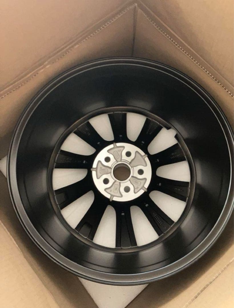 テスラモデルY 20インチ純正ホイール4本セット(タイヤtpms付)