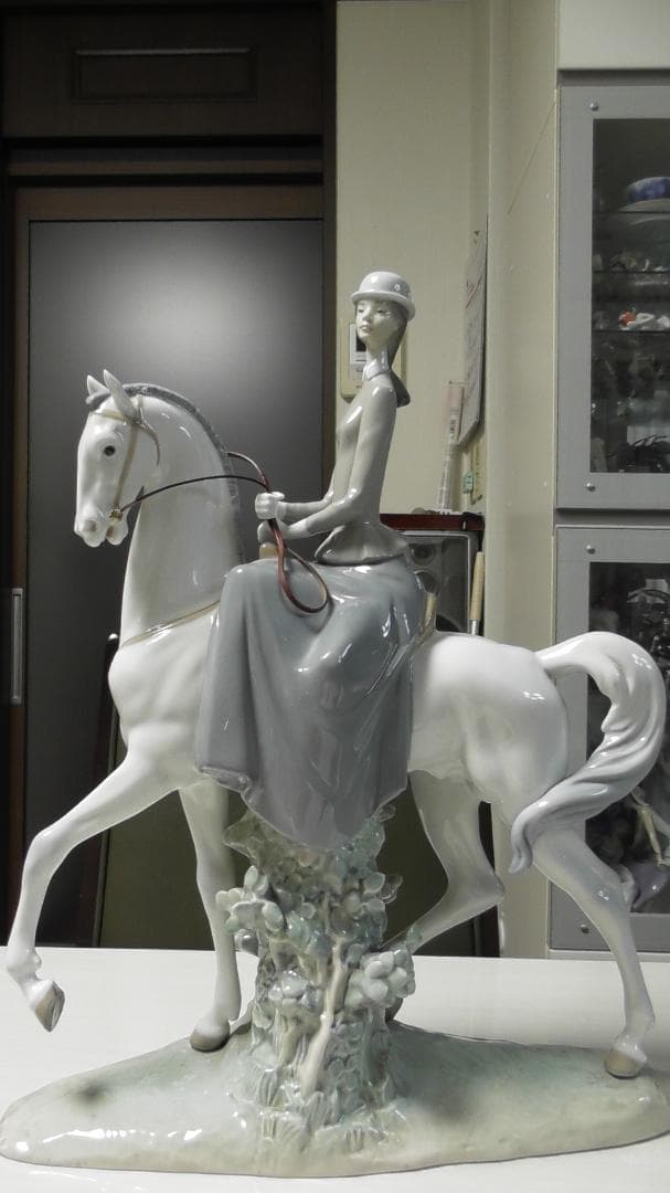 ヨシカネ　LLADRO　リヤドロ　【白い馬の少女】１３　リアドロ　L483