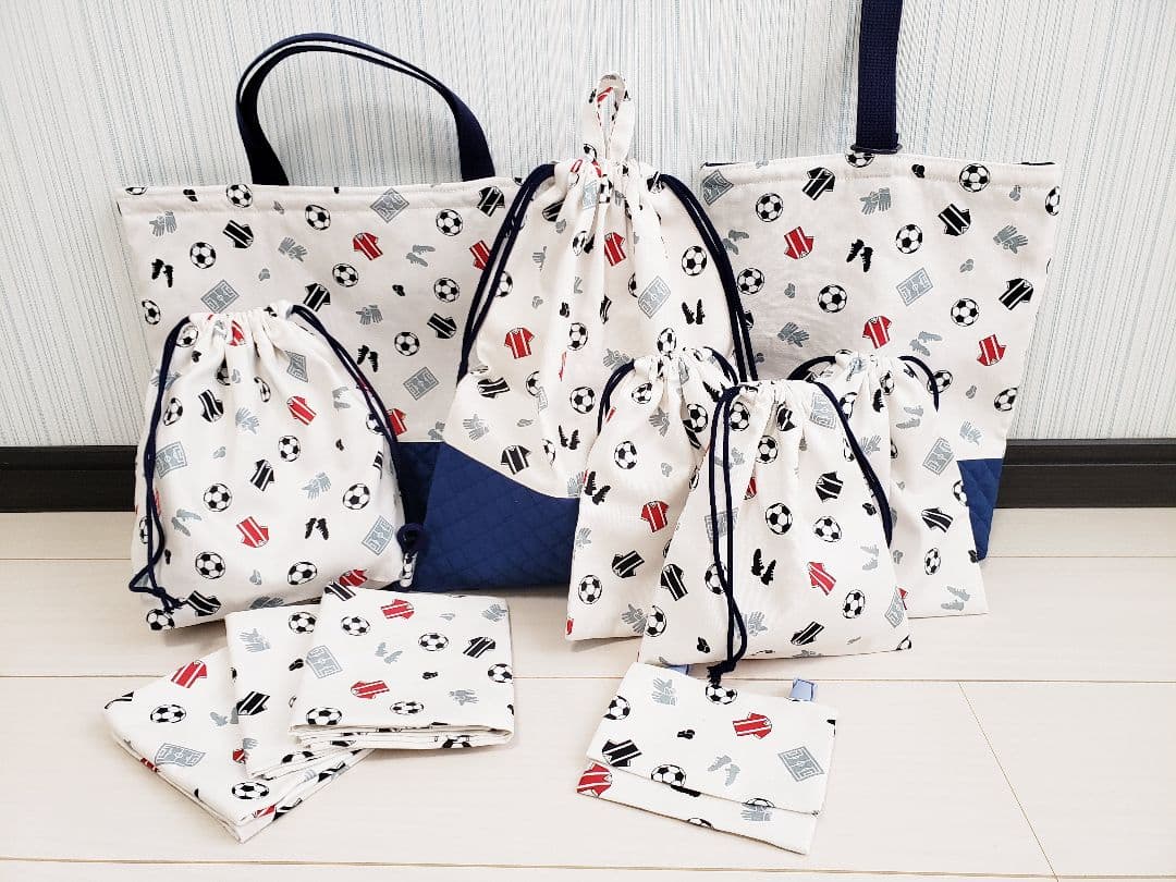 入学・入園グッズ サッカー柄 男の子 レッスンバッグ 巾着 など