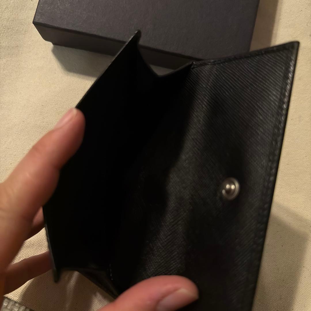未使用　PRADA 二つ折り財布