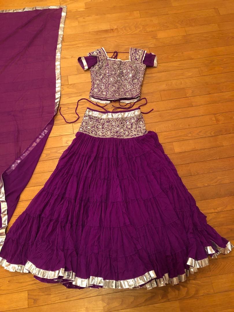 【本格インド衣装】レヘンガ・チョリ 3点セット（パープル×シルバー）