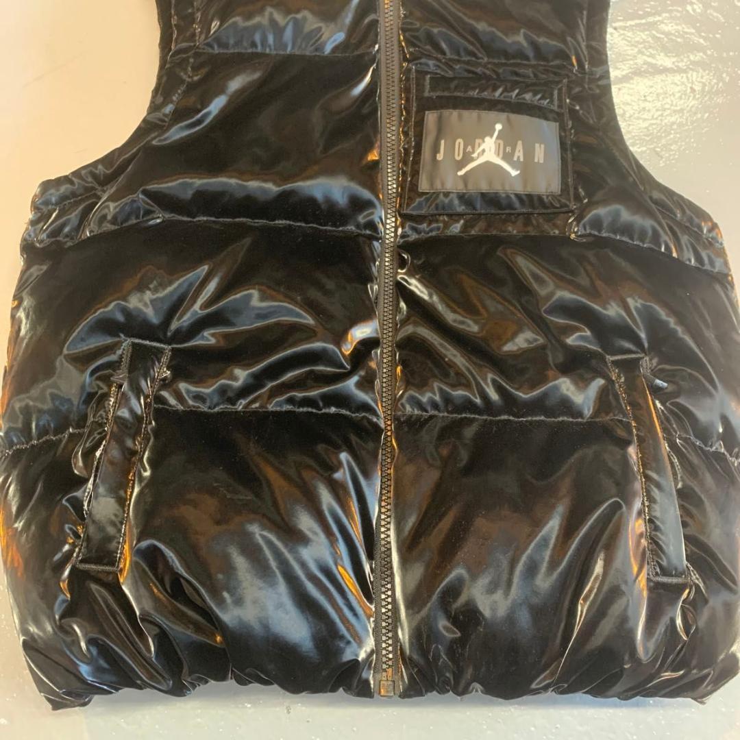 Sサイズ NIKE JORDAN 光沢　フライト　ダウンベスト　ブラック