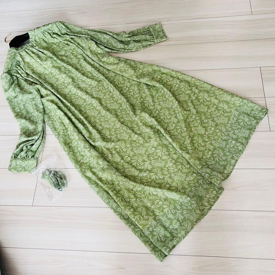 タグ付き　ローラアシュレイ　長袖ワンピース　ボウタイ　ベルト　花柄　総柄　42