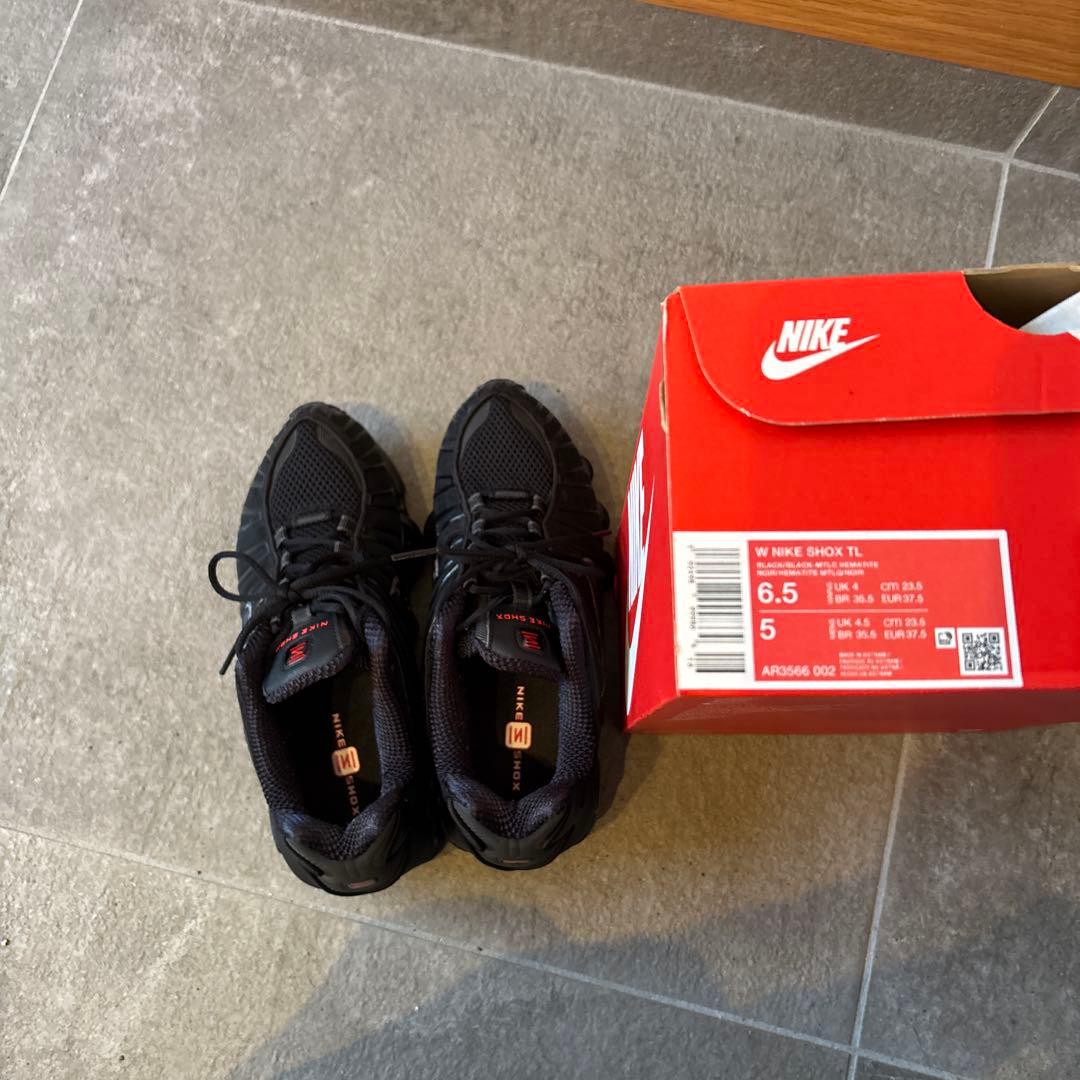 Nike Shox TL ブラックスニーカー　23.5cm ショックス