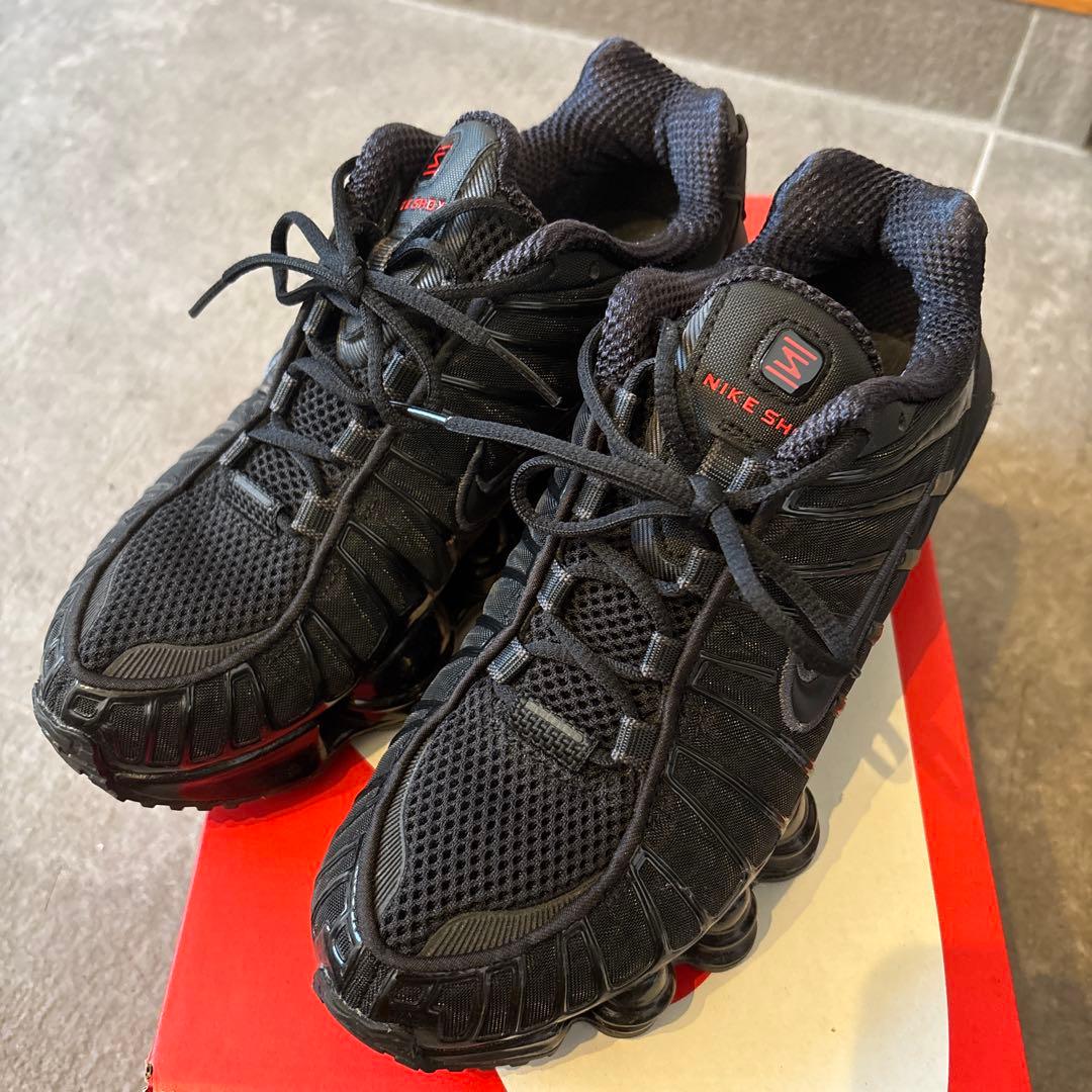 Nike Shox TL ブラックスニーカー　23.5cm ショックス