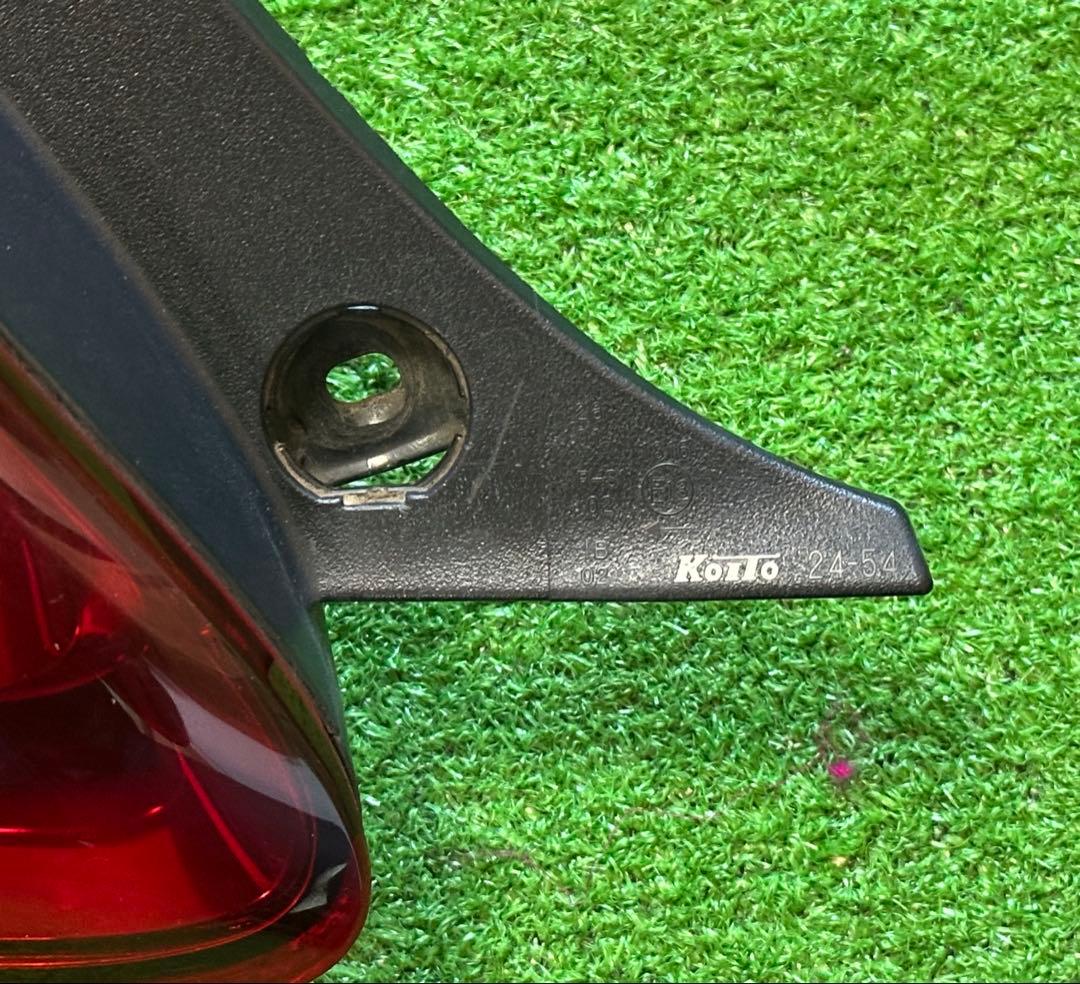 レクサス ソアラUZZ40 テールランプ KOITO 24-54 動作確認済み。