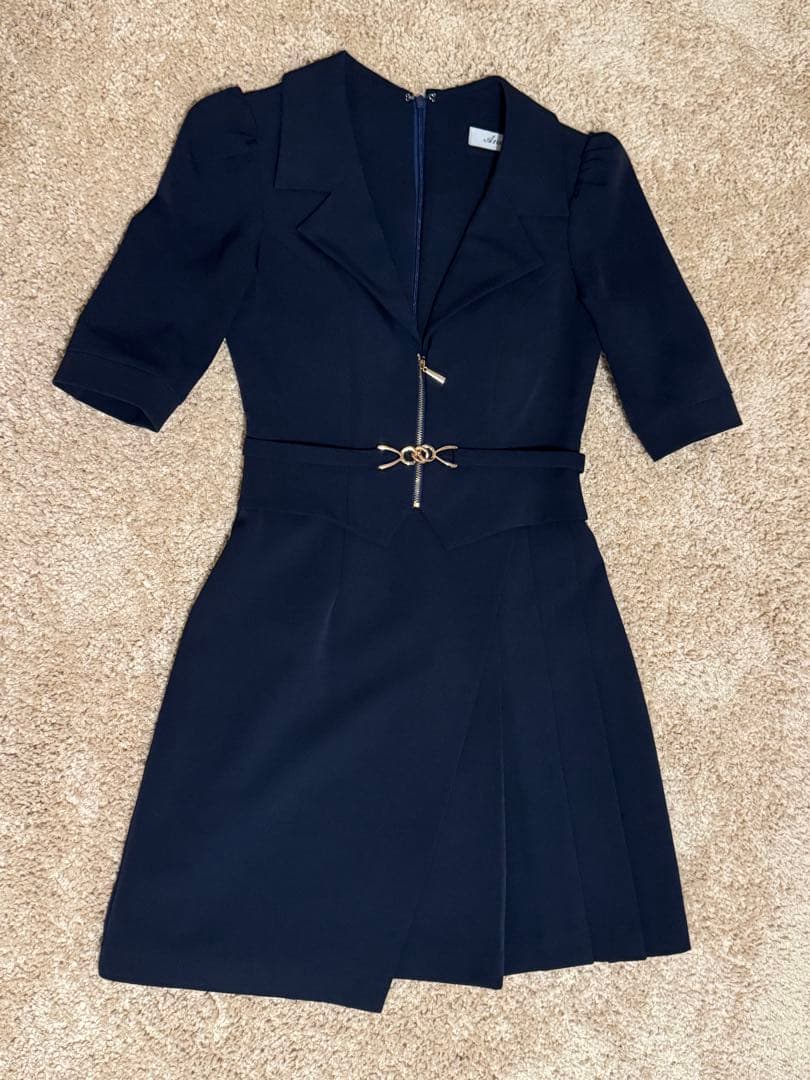 ※断捨離のためお値下げ Andy ネイビー Vネック 半袖ドレス　美品