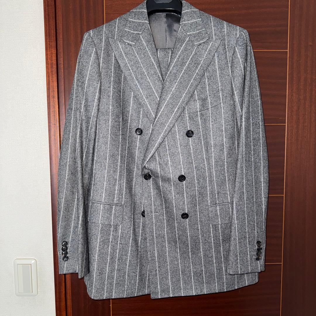 ストラスブルゴ新品未使用グレー ストライプ ダブルブレストスーツ52