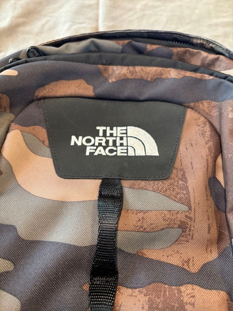 THE NORTH FACE HOT SHOT カモフラージュリュック