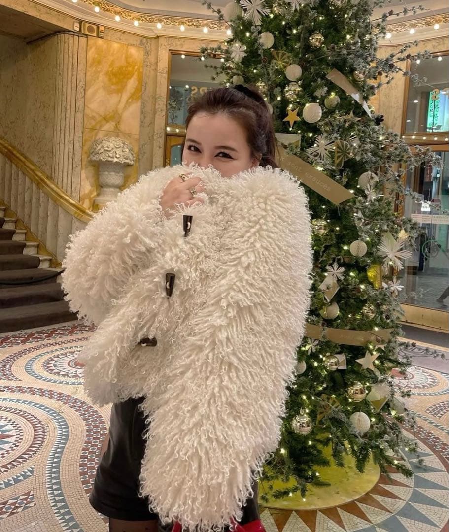 THETOE white far coat Sサイズ