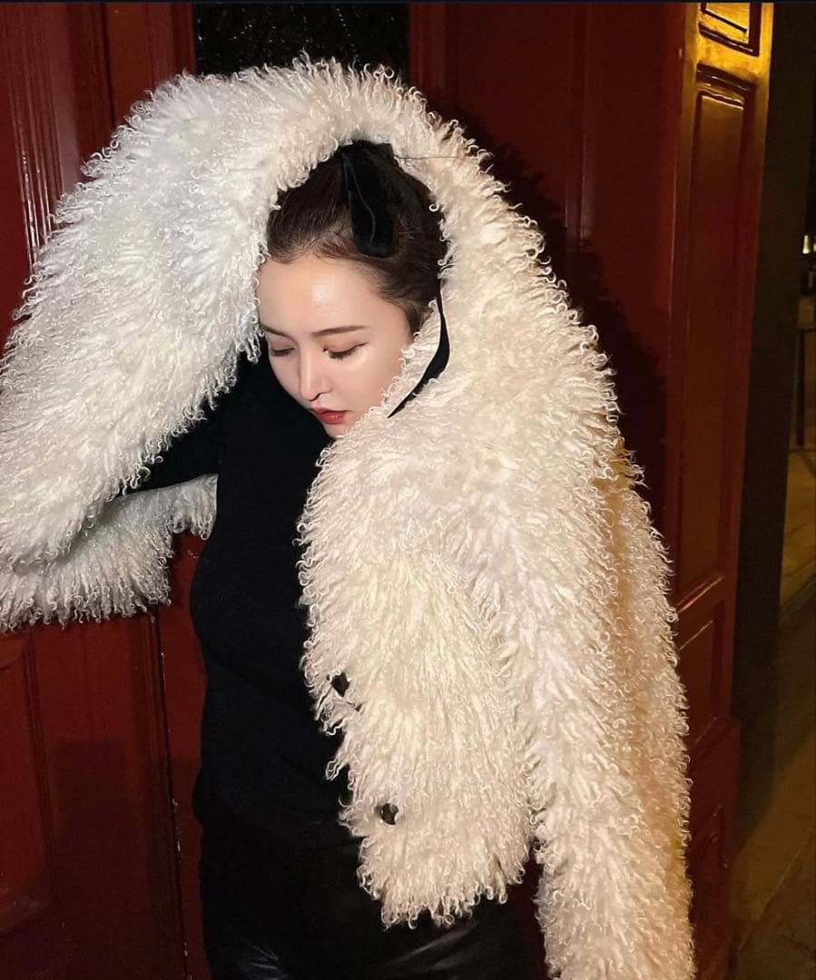 THETOE white far coat Sサイズ