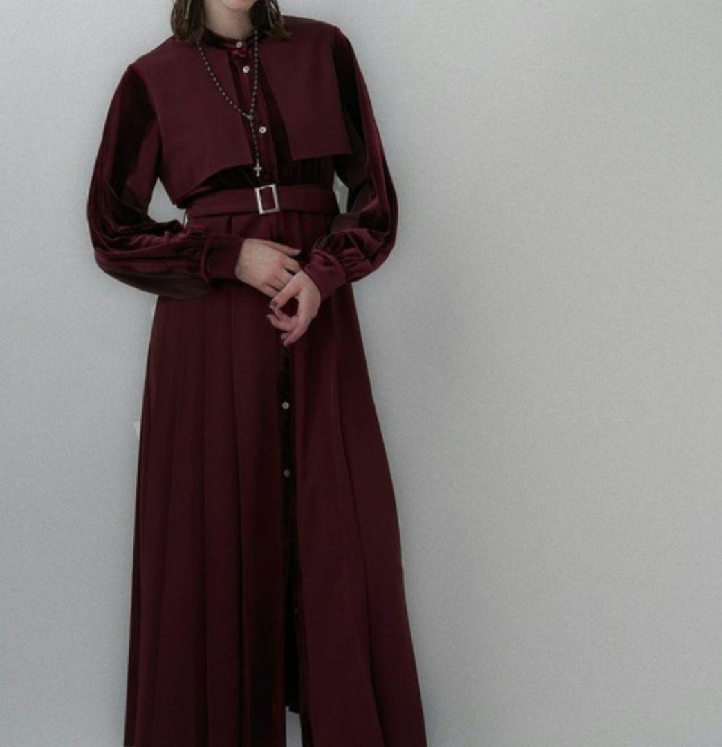 HARE マルチマテリアルプリーツワンピース バーガンディー