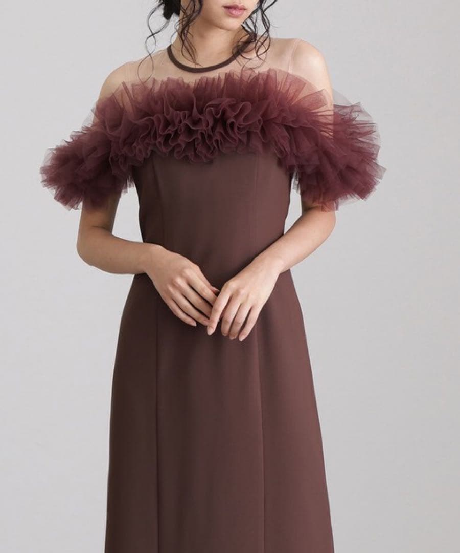 【新品タグ付き】ミモレ丈＆ノースリーブフォーマルギャザーチュールパーティードレス