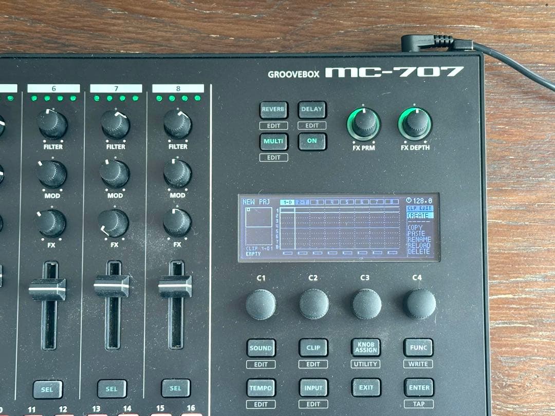 Roland MC-707 (Ver.1.82) SDカード付き