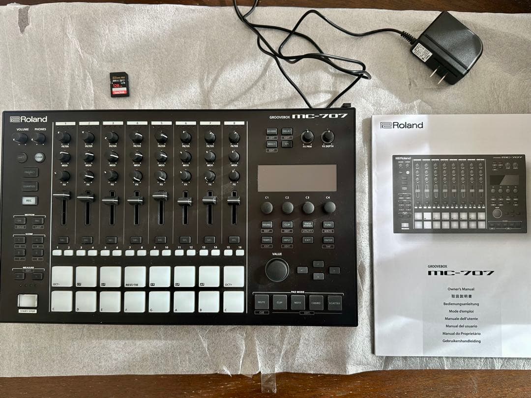 Roland MC-707 (Ver.1.82) SDカード付き