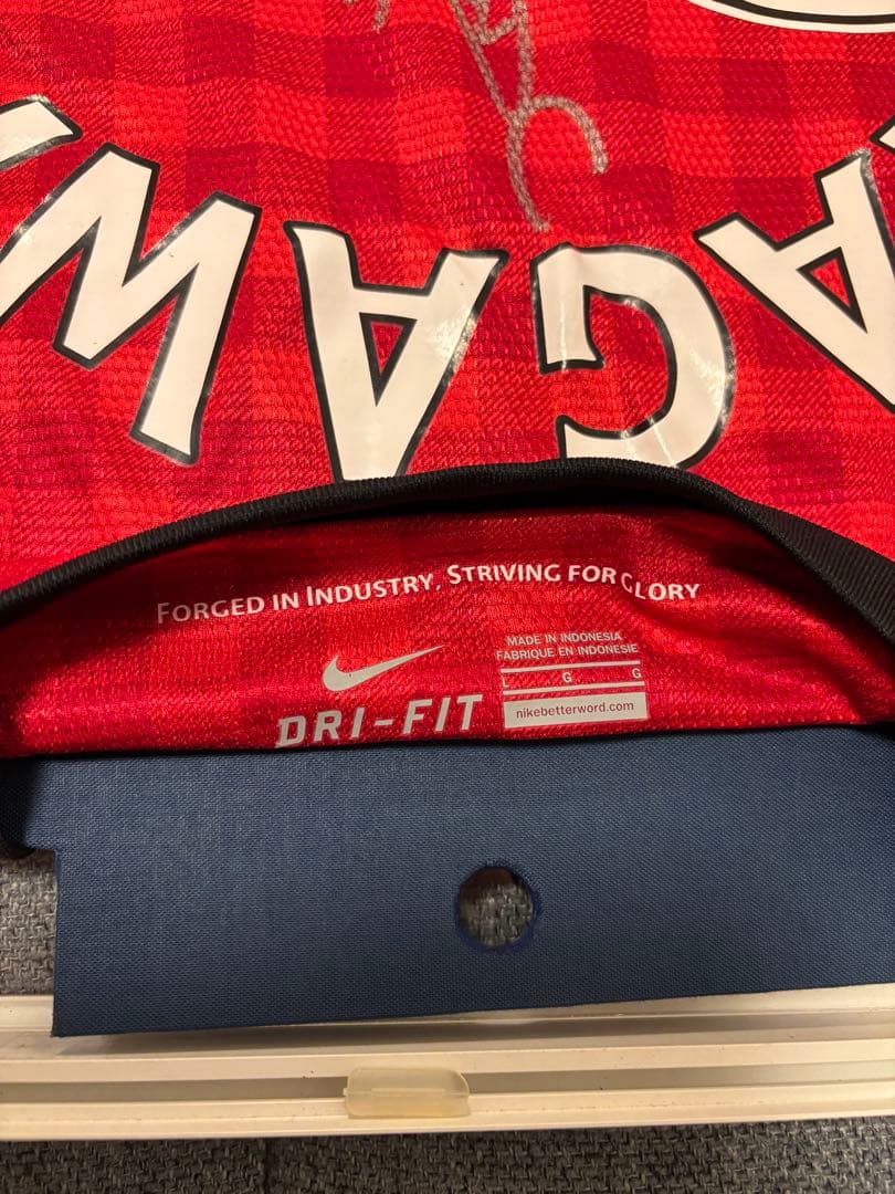 2012-2013マンチェスターユナイテッドマルチ直筆サイン入りユニフォーム