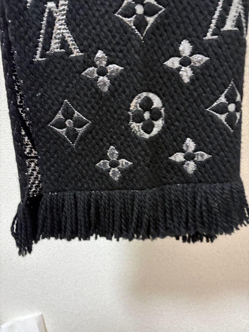 LOUIS VUITTON マフラー 黒・銀 M75833