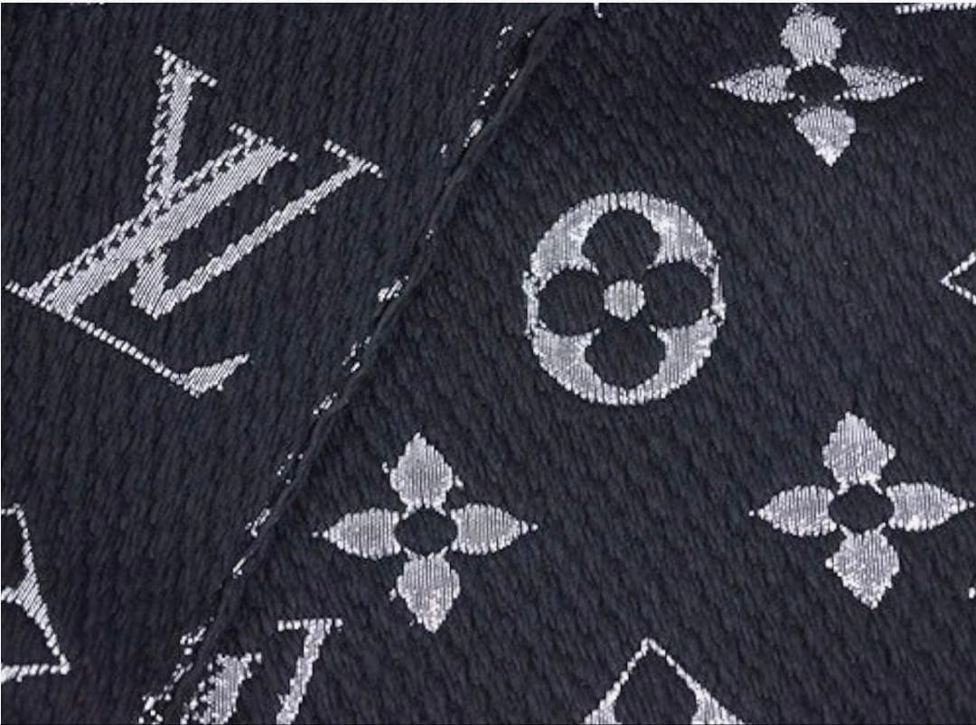 LOUIS VUITTON マフラー 黒・銀 M75833