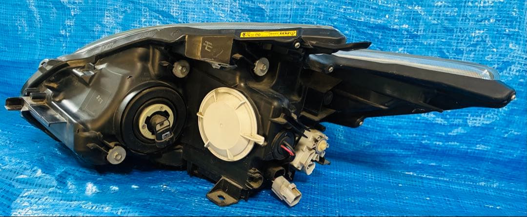 プリウス ZVW30 後期 純正 HID ヘッドライト 左右セット 動作確認済み