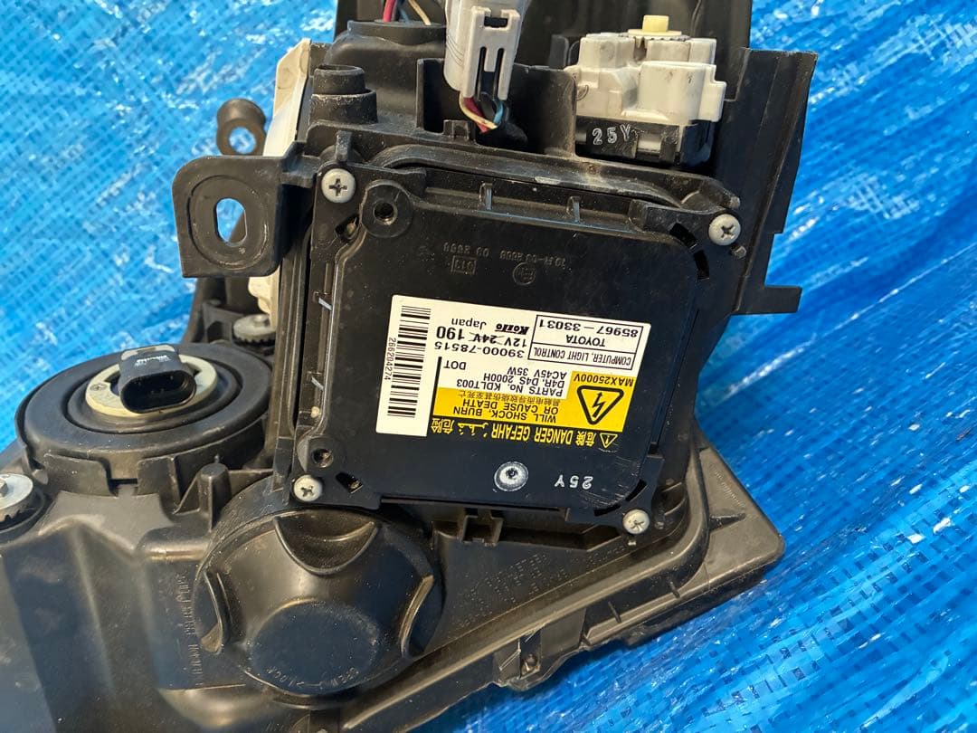 プリウス ZVW30 後期 純正 HID ヘッドライト 左右セット 動作確認済み