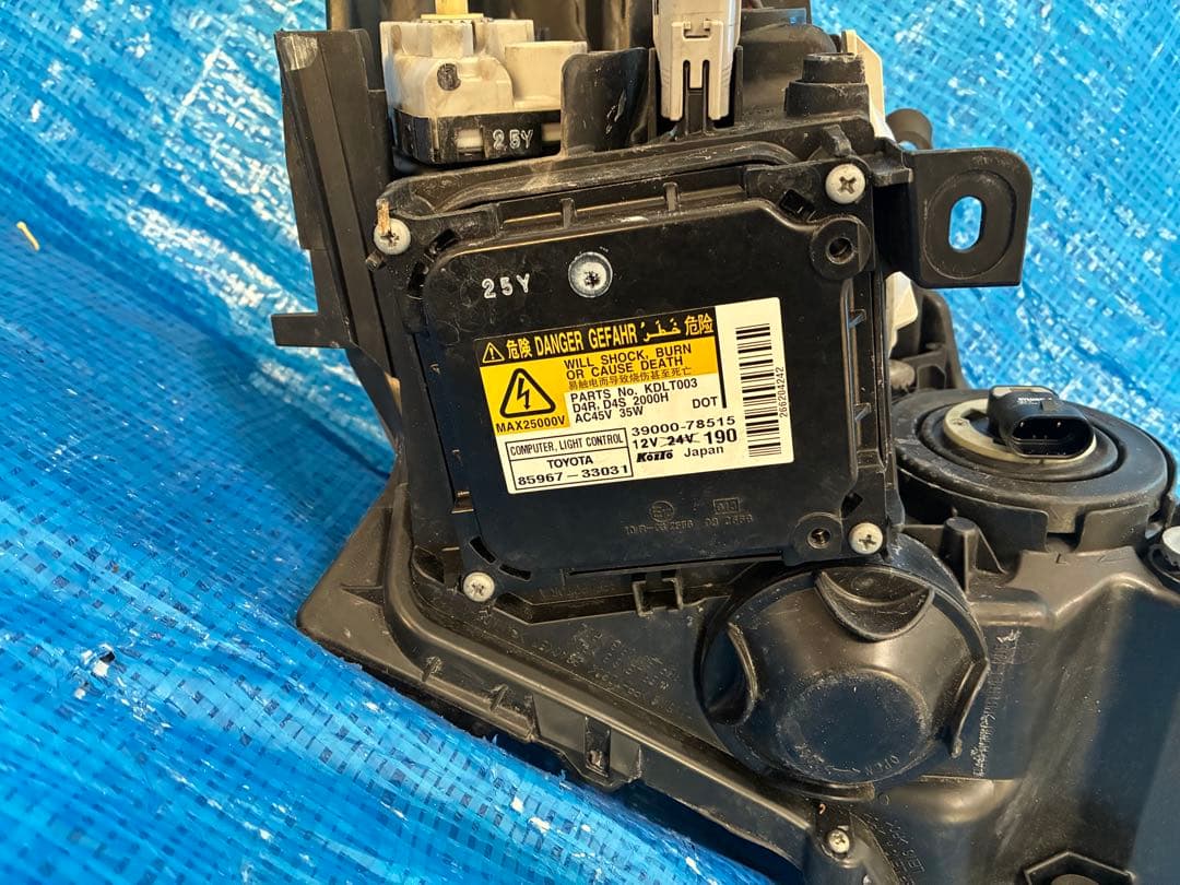 プリウス ZVW30 後期 純正 HID ヘッドライト 左右セット 動作確認済み