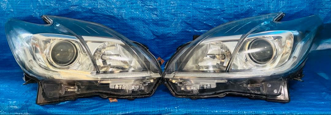 プリウス ZVW30 後期 純正 HID ヘッドライト 左右セット 動作確認済み