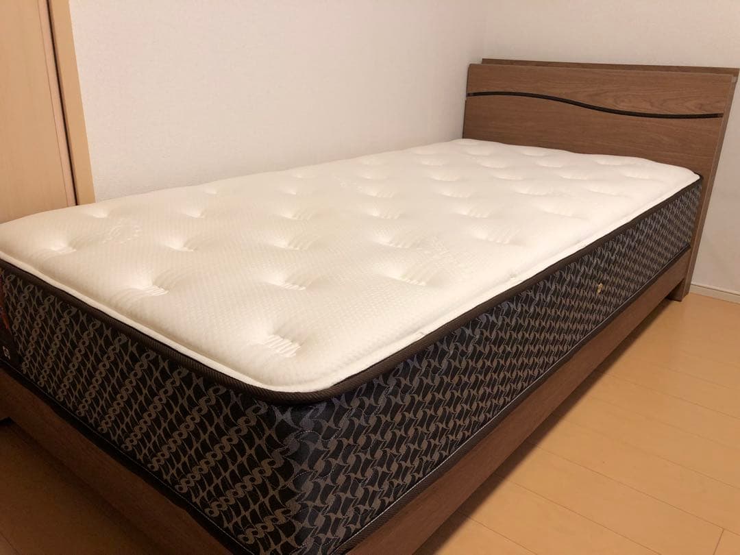 【iii】シーリーマットレス（パワーマッスル）