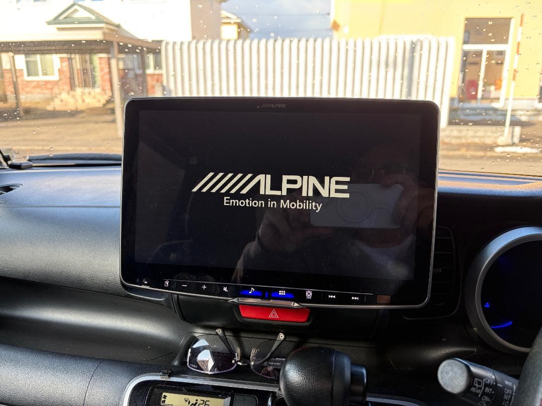 ALPINE DAF11Z 11インチ カーオーディオ　HDMIケーブル付