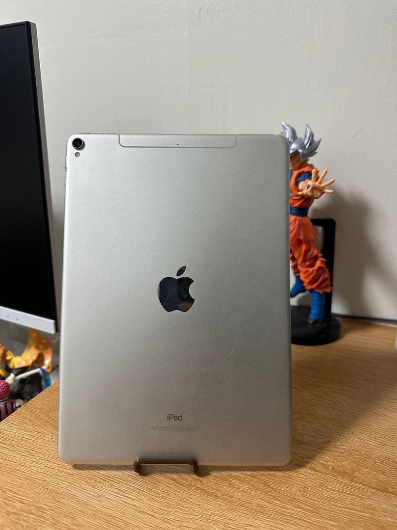 iPad Pro 2017 10.5インチ64GB キーボード付き